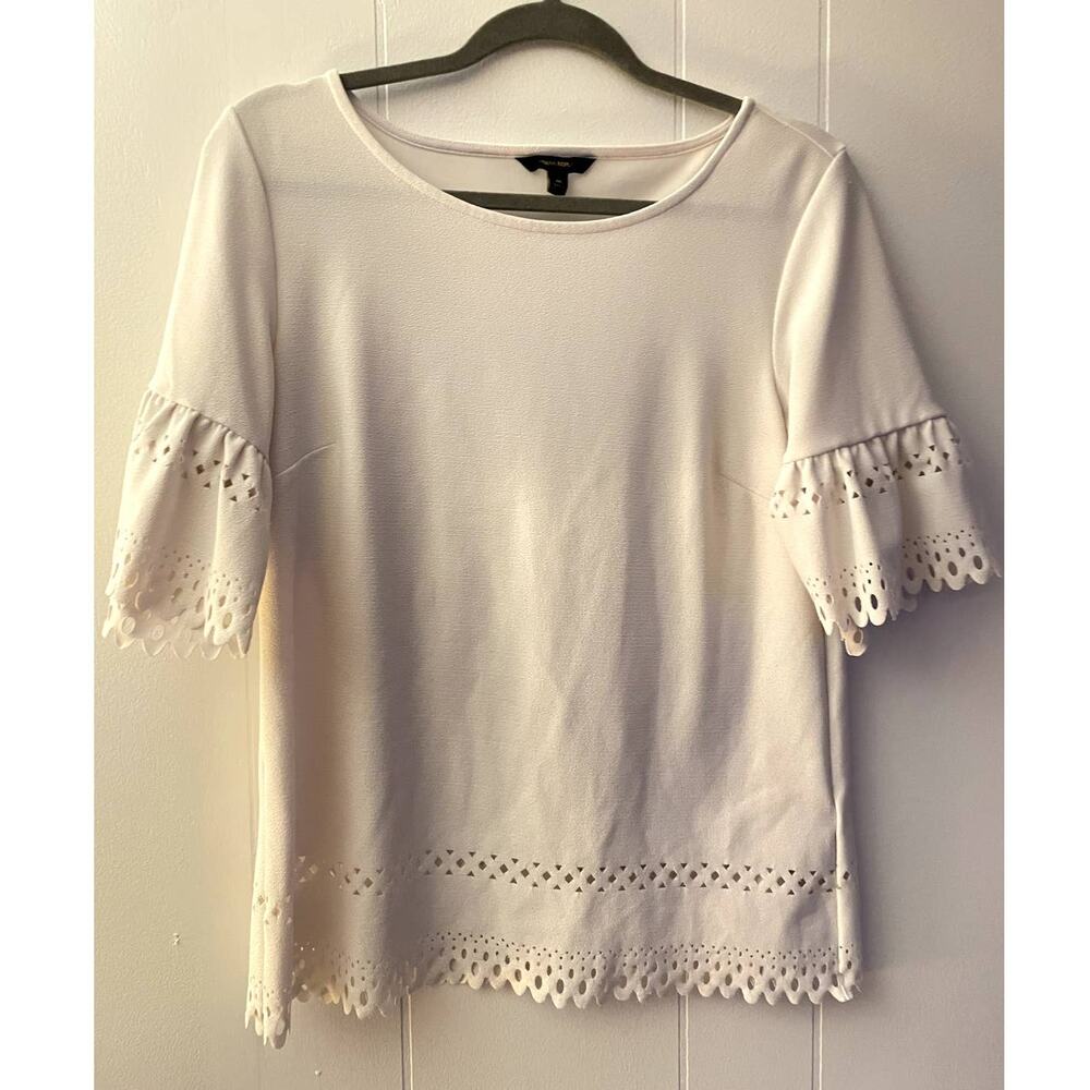 Banana Republic Soft White Top w/ Half Sleeves Eyelett Trim Size Medium